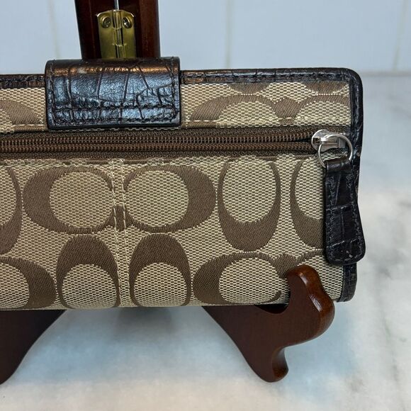 Coach Wallet Y2K Jacquard Signature Logo Canvas Snap Closure Compact Wallet - Picture 7 of 16